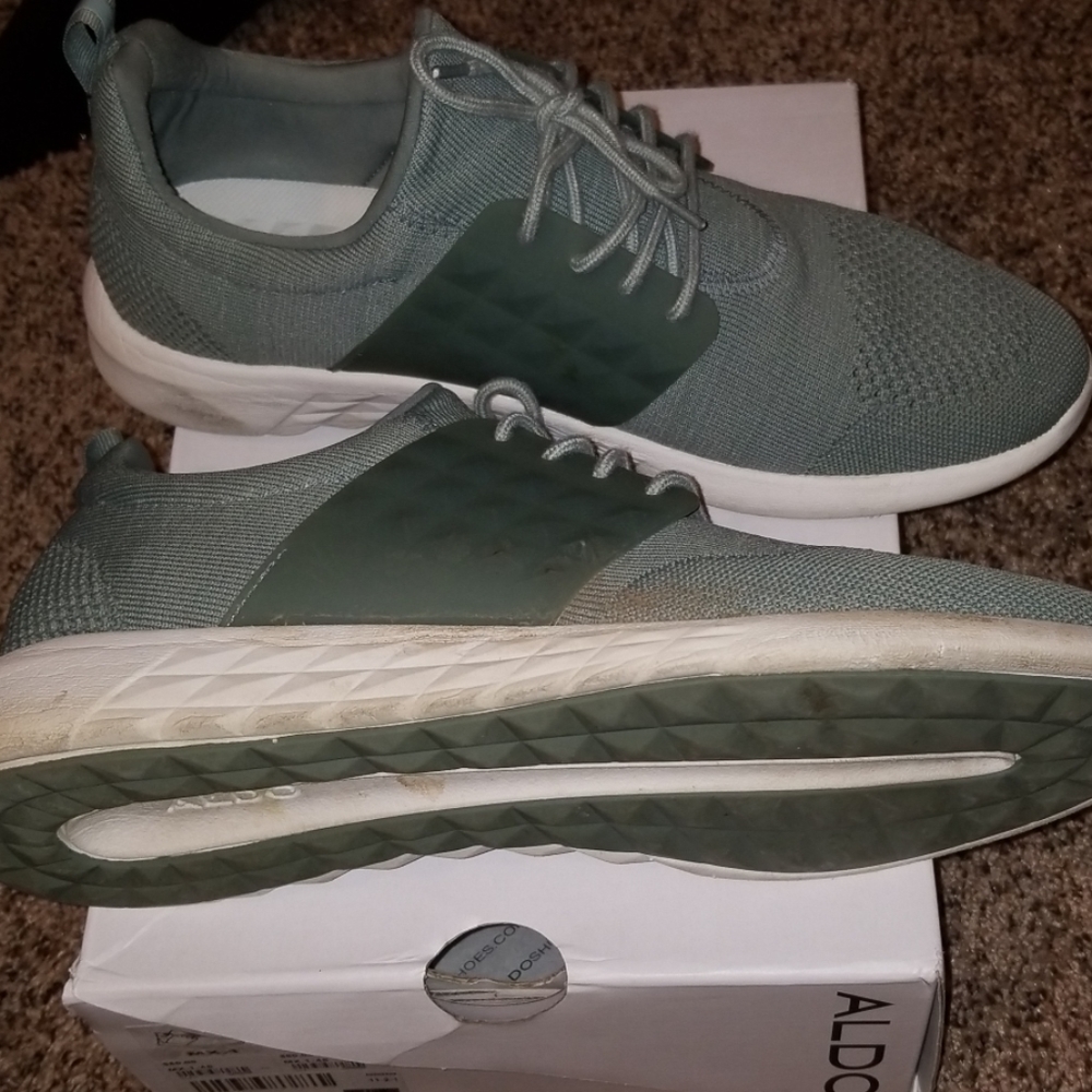 sneakers - Picture 2 of 3